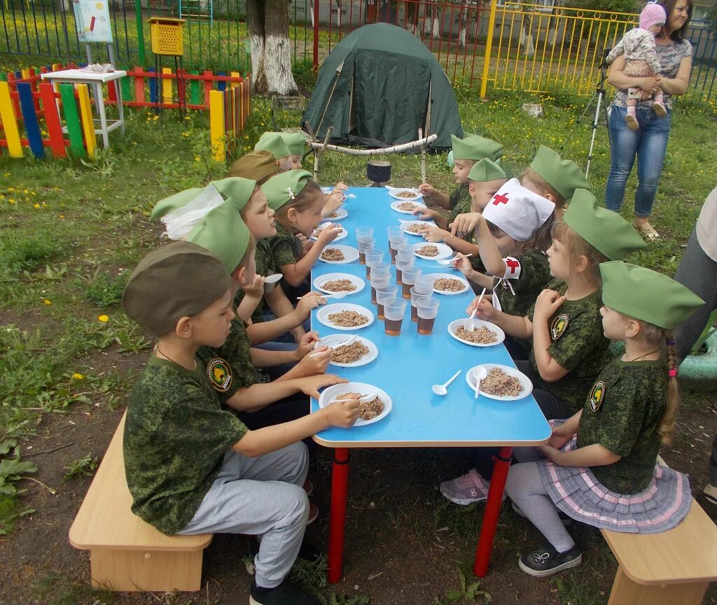 Военно патриотический лагерь Зарница. Зарница к 23 февраля в детском саду на улице. Зарница (игра). Зарница военно-патриотическая игра. Сценарии военных мероприятий