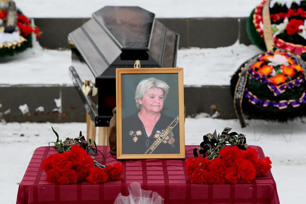 Прощание с мамой. В Волгодонске простились. Фото волгодонцев погибших в Чечне ВТВ новости.