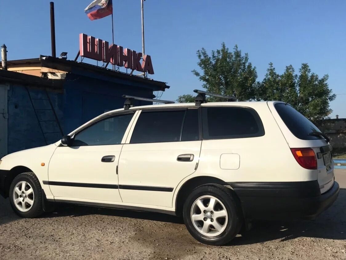 Тойота калдина поколения. Toyota Caldina 1997 универсал. Тойота Калдина универсал 1997. Toyota Caldina 1997 белая. Тойота Калдина универсал 1997 года.