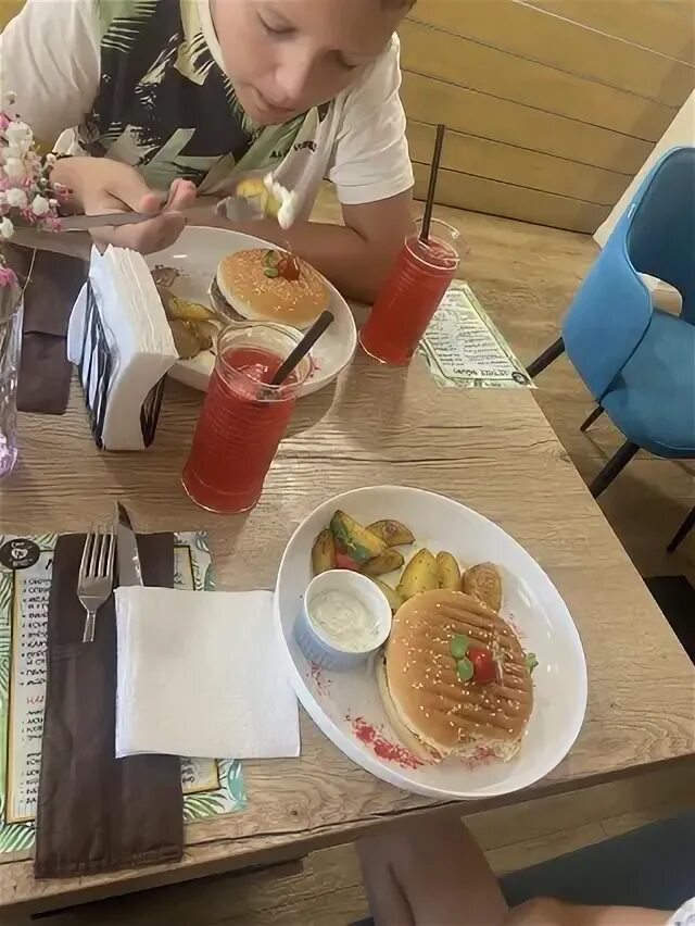 Lenтяй food ижевск. Royal rolls ижевск. Ижевский еду. Ижевский еду. Ижевский еду.