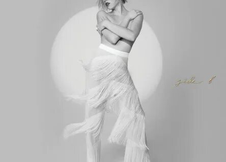 Порнушка Карли Рэй Джепсен стала достоянием обшественности.