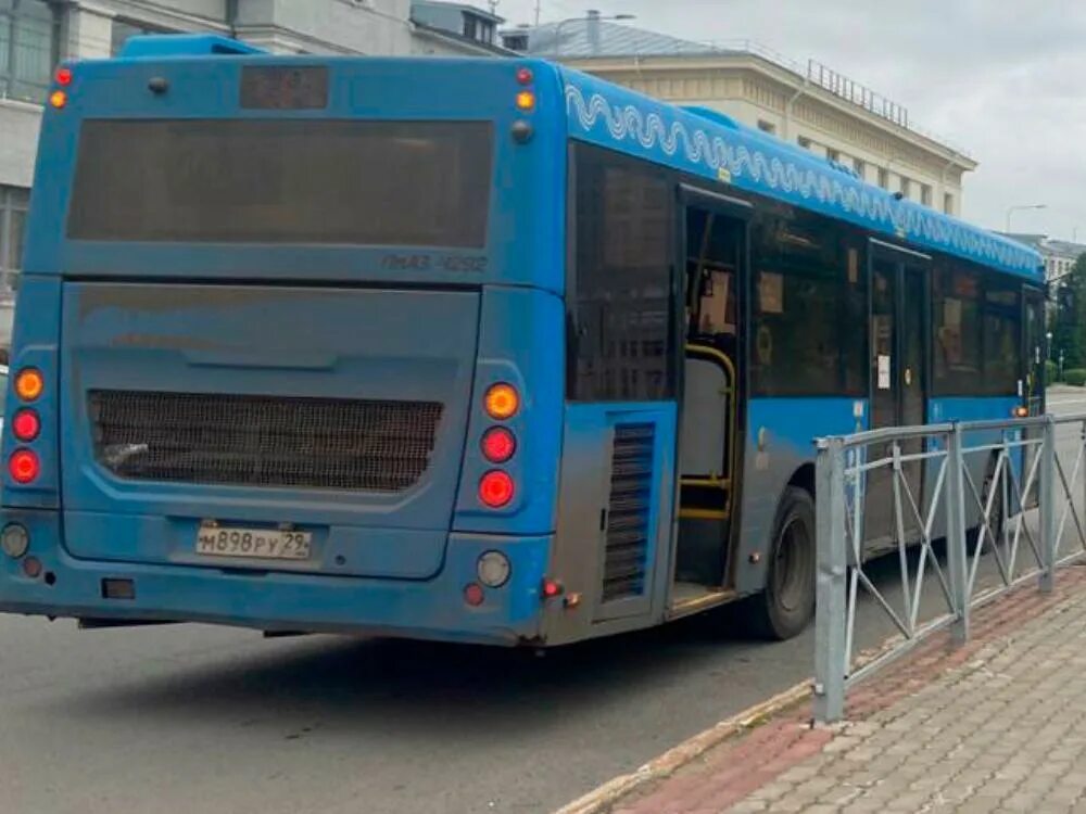 Новые автобусы. Новые автобусы в Архангельске. Автобус в городе. ТК Рико автобус.