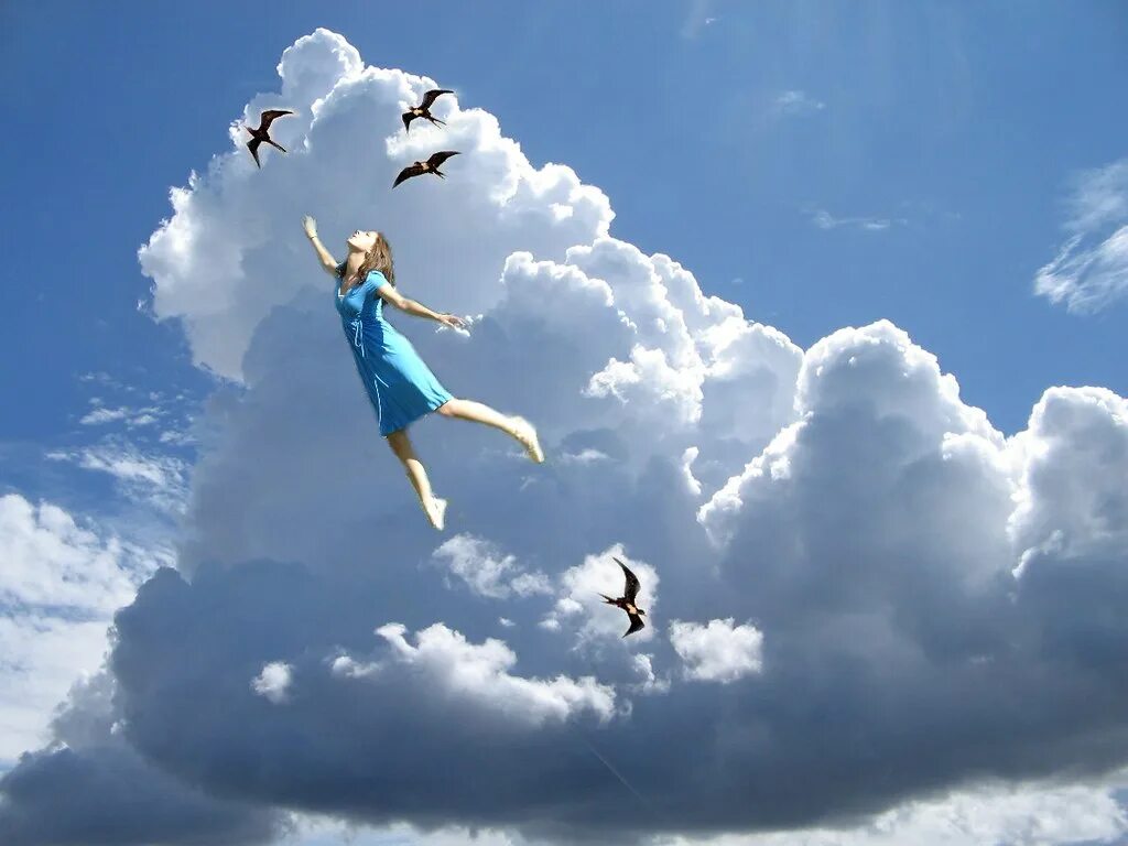 Научусь летать с тобой на небо там. Летать в облаках. Полет во сне. Человек летает в облаках. Человек в полете.