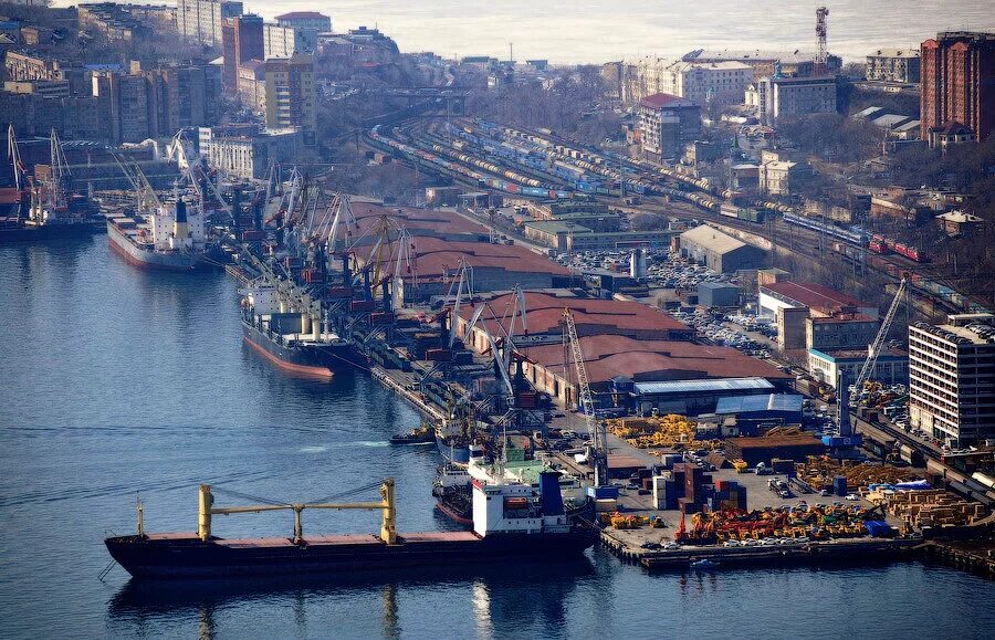 Порт владивосток. Порт дальнего востока. Торговый порт владивосток. Все свое владивосток. Красми владивосток.