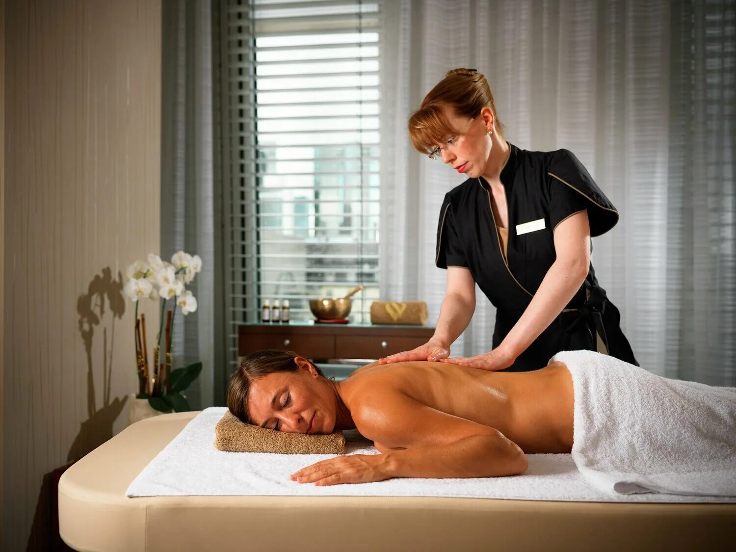 Салон эротического массажа. Массаж в дрочильне. Массаж. Массаж для мужчин. Профессиональный массаж.