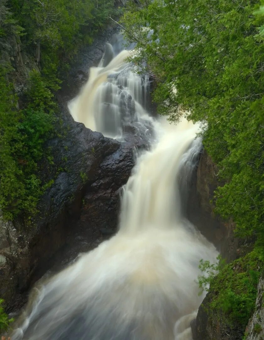 Водопад чайник дьявола фото. Необычный водопад чайник. Каскады на речке чёрная. Водопад в США чайник дьявола.