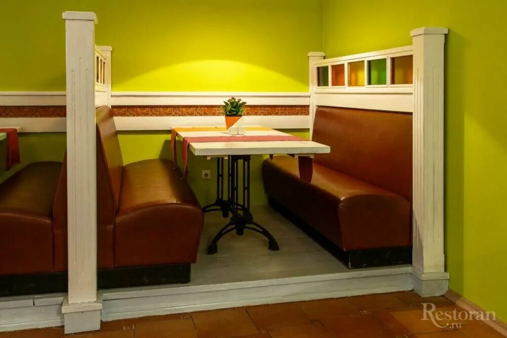 Блюда из спагетти. Макароны с зеленью и чесноком. Макароны с соусом карбонара. Лапша для пасты карбонара. Макароны дома.