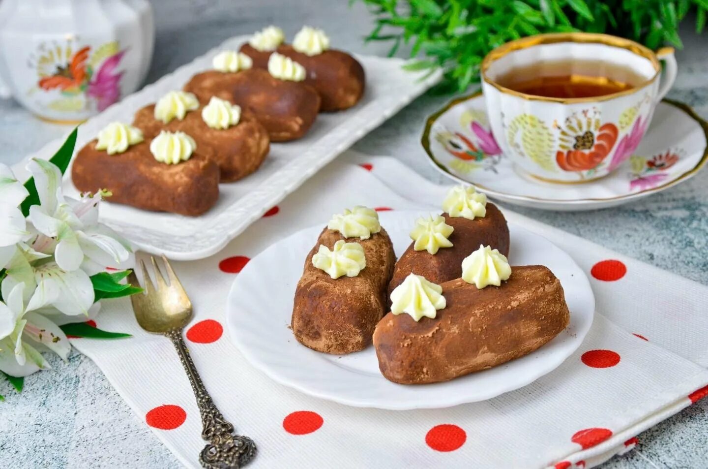 Картошка пирожное классический из сухарей. Пирожное картошка Метрополь. Пирожное картошка из сухарей. Пирожное картошка из черствого хлеба. Пирожное картошка со сгущенкой.