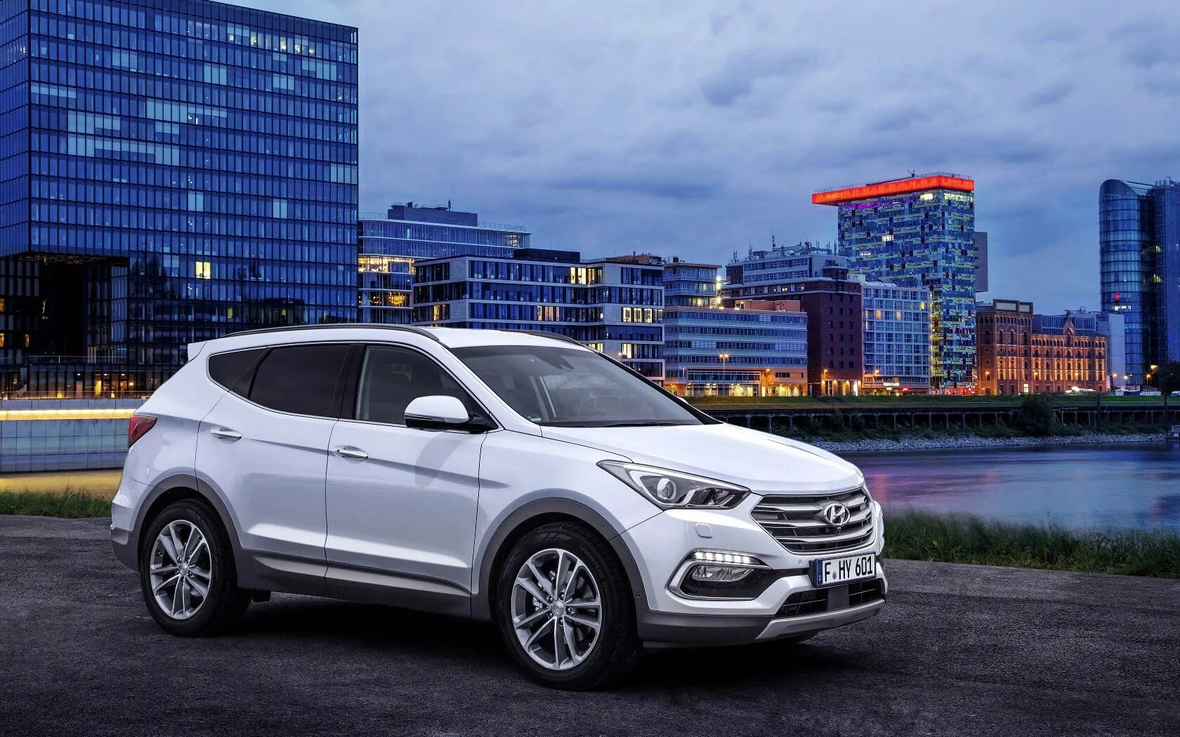 Фото новой хендай санта фе. Hyundai Santa Fe 2016. Хендай Санта Фе 2017. Hyundai Санта Фе 2016. Hyundai Santa Fe 2015.