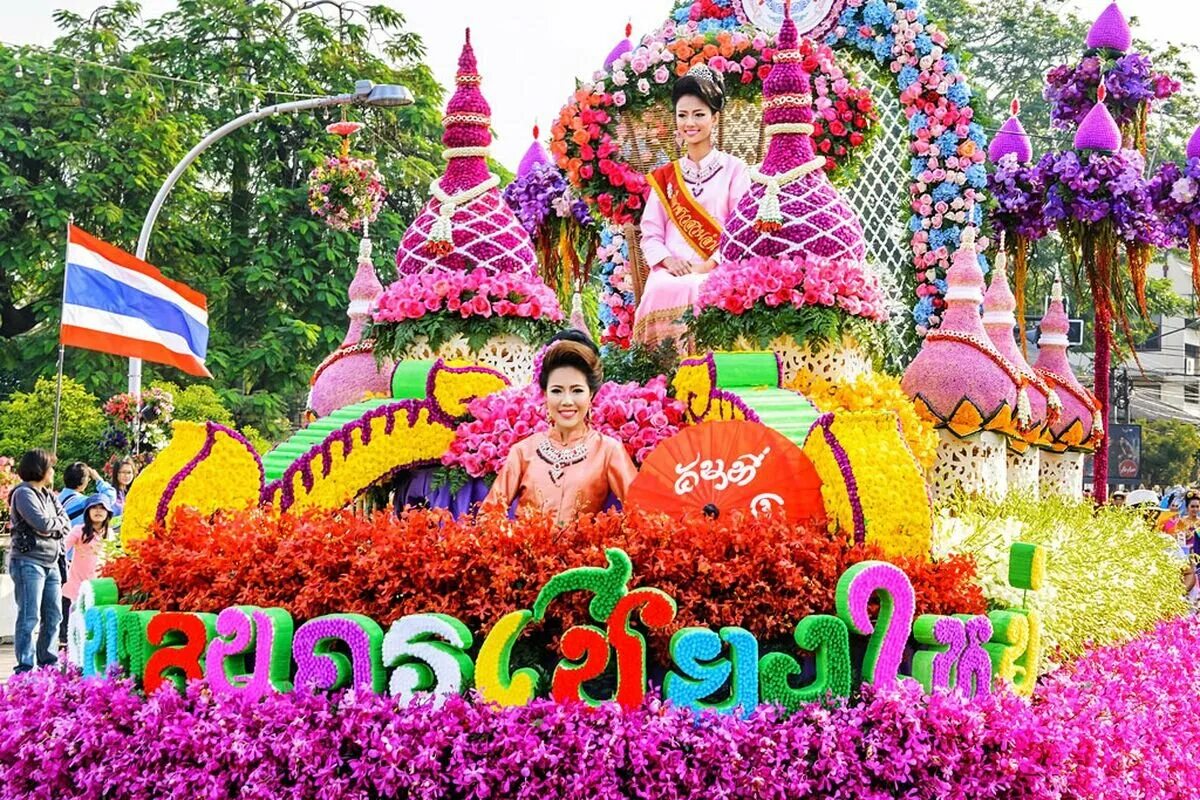 Праздник в тайланде в феврале. Фестиваль цветов в Чиангмае. Фестиваль цветов Чанг май. Фестиваль цветов в Тайланде. Фестиваль цветов в Тайланде 7 февраля.