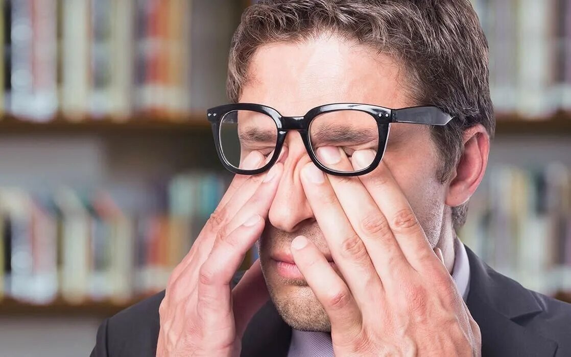Человека с нарушением зрения называют. Ухудшение зрения. Снижение зрения. Нарушение зрения у взрослых. Проблемы со зрением.