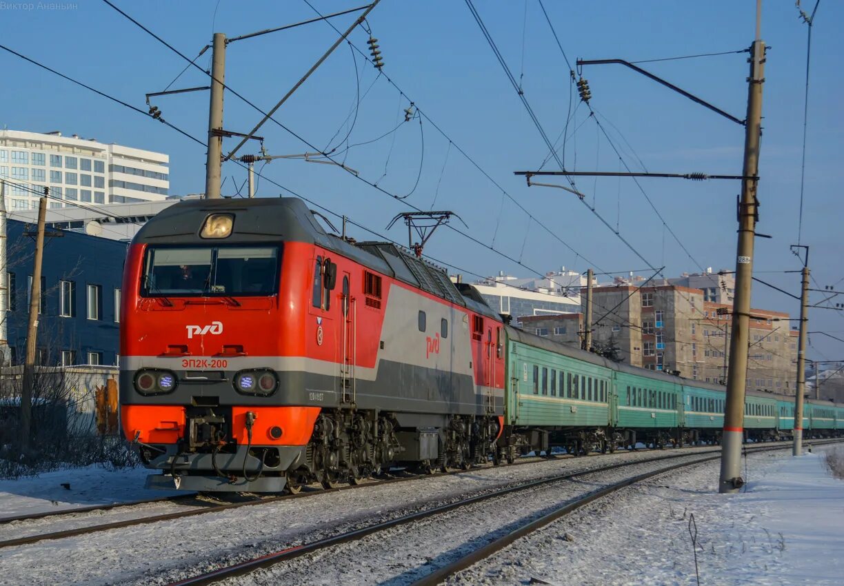 Уфа харьков. Эп2к 200. Поезд Уфа Харьков. Электричка Черниковка Уфа. Электричка Черниковка восточные.