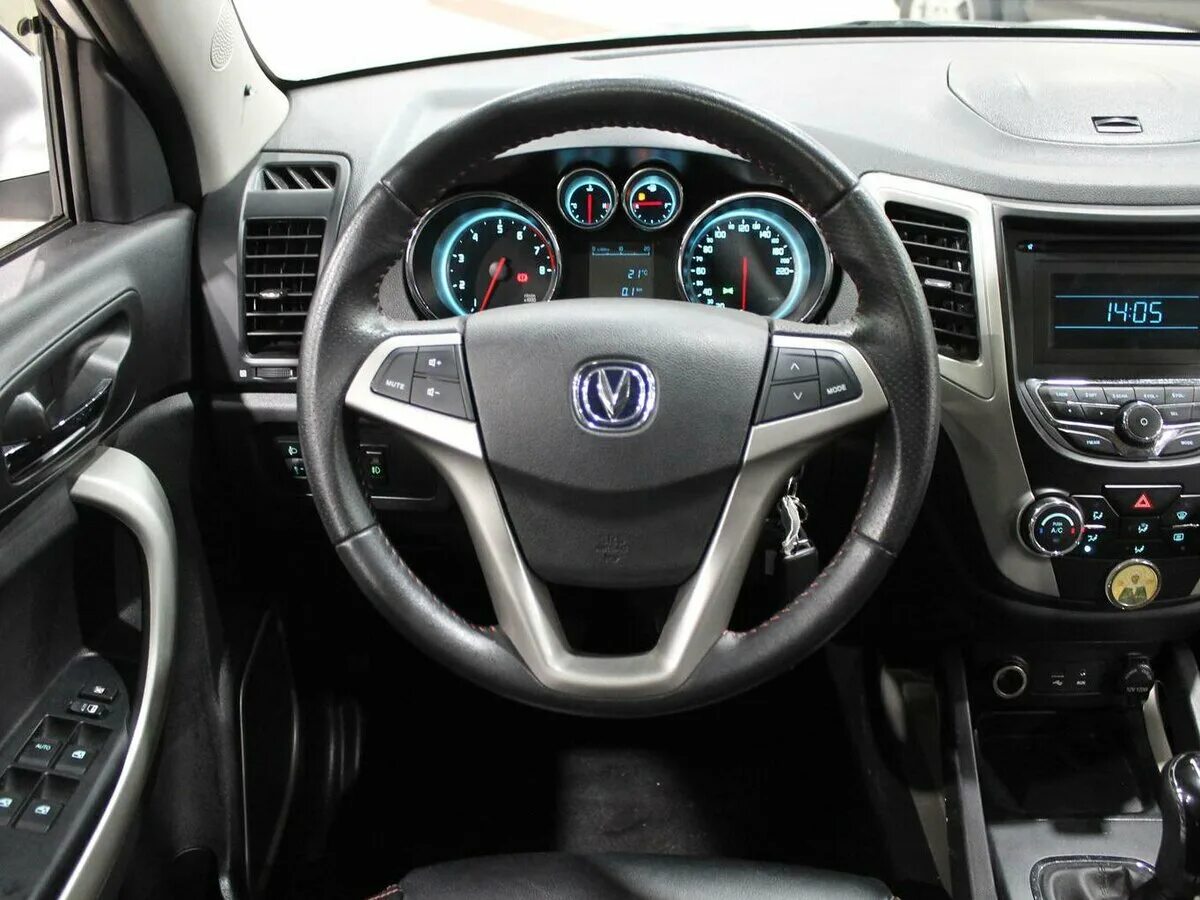 Чанган cs35 plus мультимедиа. Changan cs75 мультимедиа. Установка приложений чанган. Китайский кроссовер чанган cs35. Установка приложений чанган.