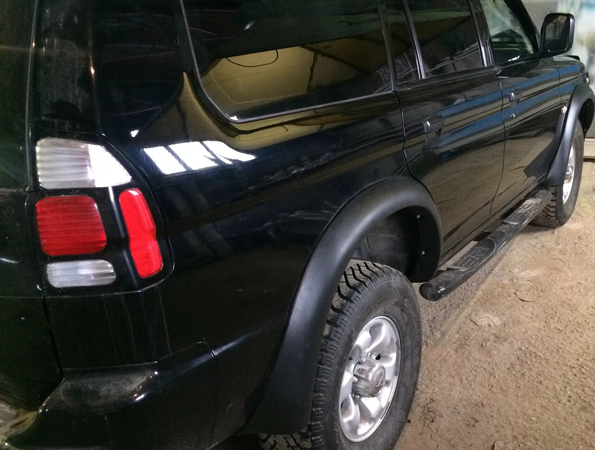 Расширители арок монтеро спорт. Pajero sport 1 арка. Mitsubishi pajero sport 1 расширители арок. Расширители mitsubishi pajero sport 1. Расширители mitsubishi pajero sport 1.
