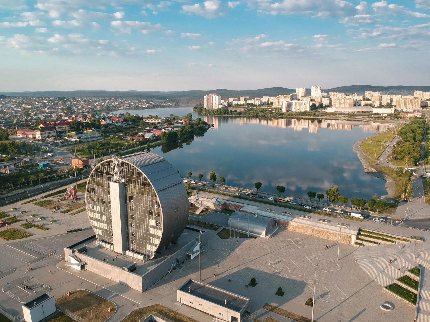 Каменск-уральский парк на бпк. Пляж первоуральск. Первоуральск водохранилище. Аллея бпк каменск уральский. А данилову первоуральск.