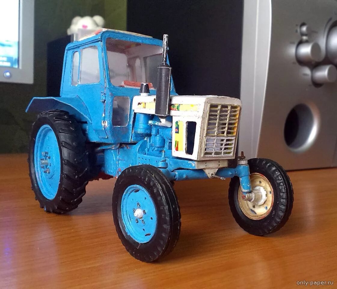 модель трактора т-150. трактор из картона большой. т-16 (трактор). трактор с прицепом из лего самоделка. лего трактор беларус мтз 80.