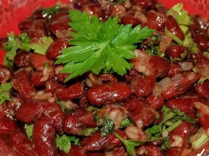 Фасоль с чесноком и зеленью