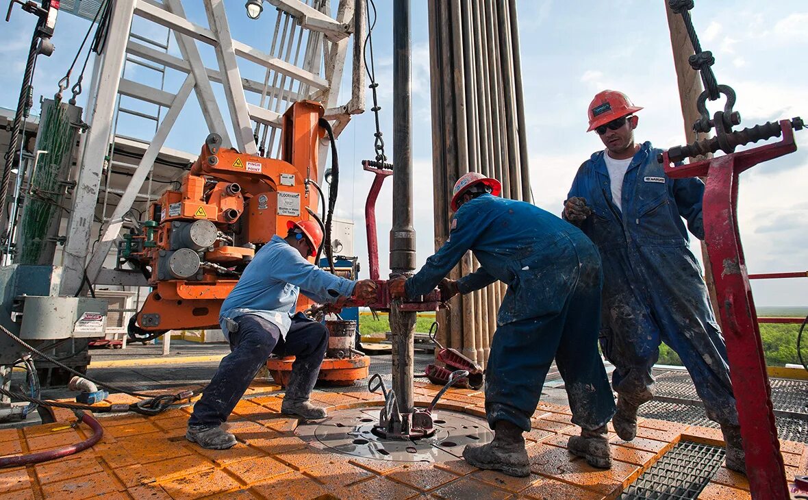 В чем выгода России от нападения на нефтяные заводы в Саудовской Аравии - РБК Ин