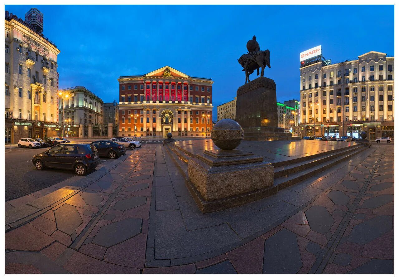 Тверская пл. Тверская улица Москва. Тверская площадь Москва. Тверской сквер Москва. Тверская улица достопримечательности.