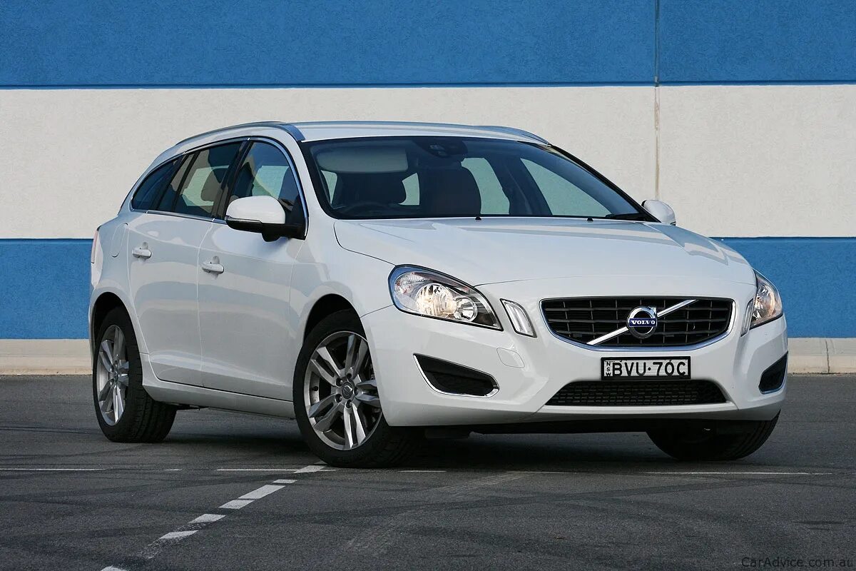 Л 5 2012. Volvo v60 t5. Volvo s60 t5. Вольво с60 т5. Volvo s60 т5.