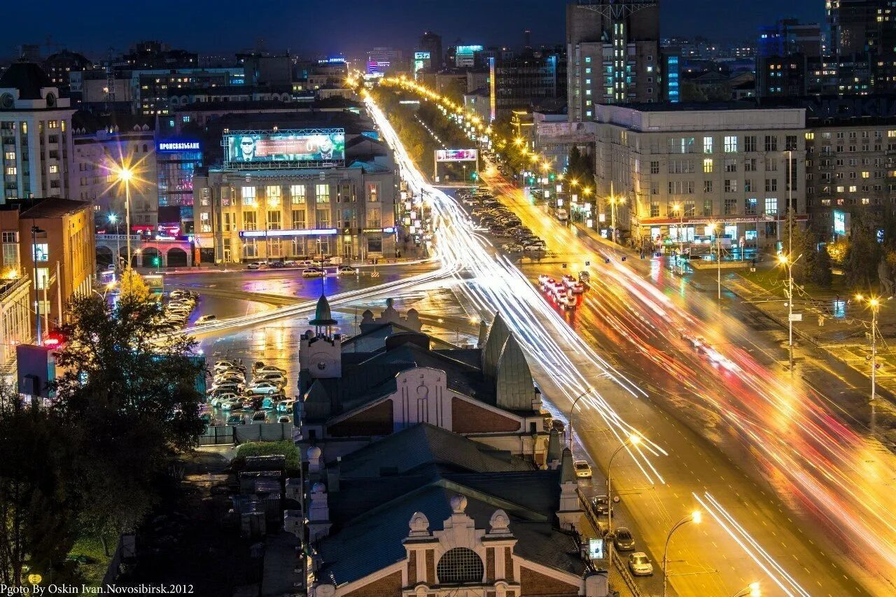 Красный проспект сколько. Красный проспект Новосибирск. Красный проспект Новосибирск ночью. Новосибирск центр города красный проспект. Самая длинная улица в Новосибирске красный проспект.