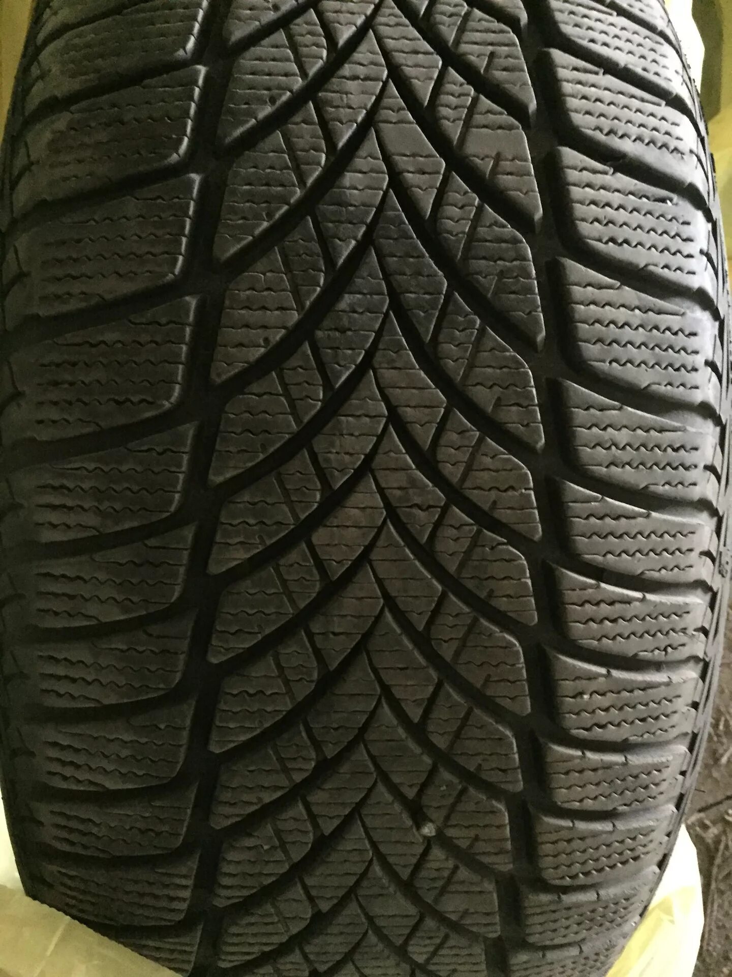 Шина гудиер айс. Goodyear ULTRAGRIP 2. Гудиер Ультрагрип айс r18. Гудиер ультра грип липучка. Зимняя липучка Goodyear ULTRAGRIP Ice.