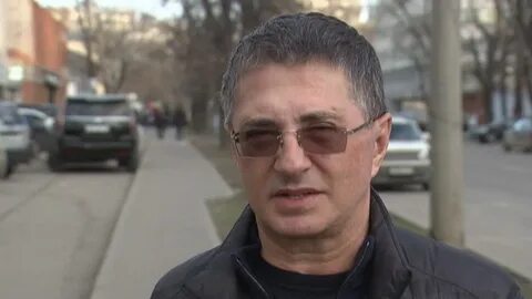 Сколько лет александру мясникову