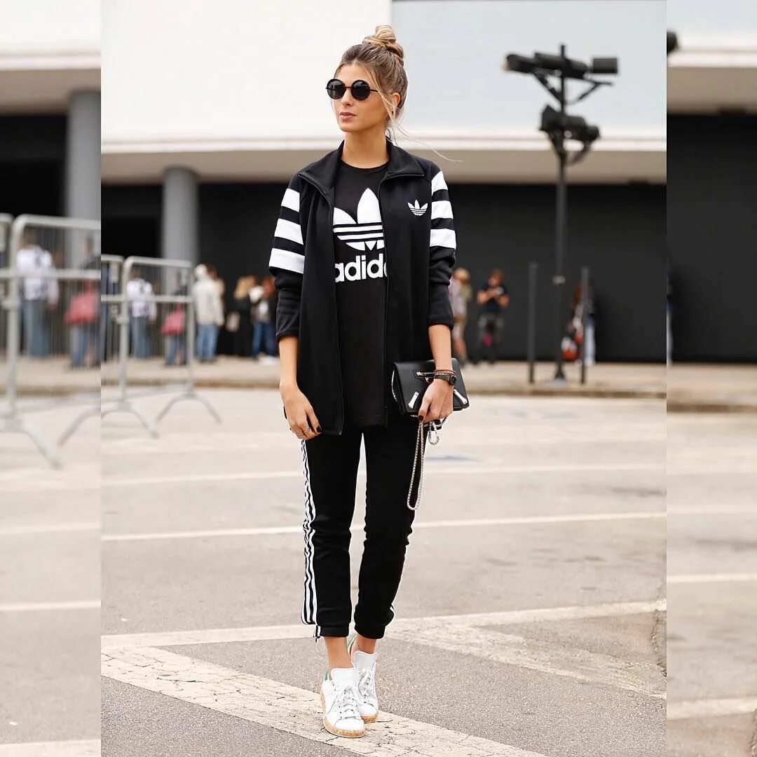 Модная одежда спортивного стиля Uncool' 90s Brands Are Dominating Street Style This Season And We Kinda Like It