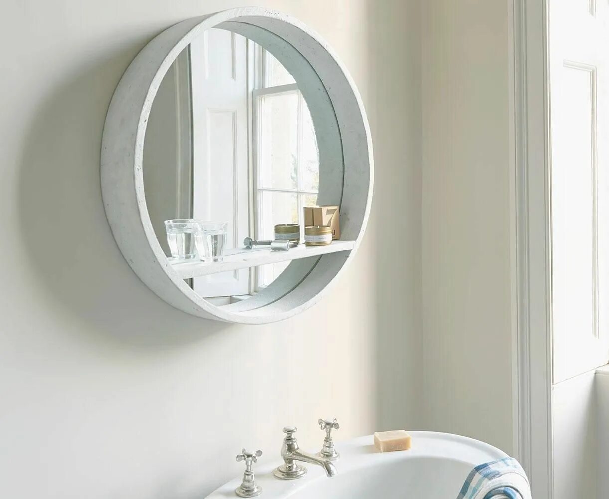 Подвесное зеркало для ванной. Зеркало DV lustro Wenecja kolo. Зеркало l’Avenir LM-47 овальное. Amadea 86430000 зеркало. Круглое зеркало в ванную с полками.