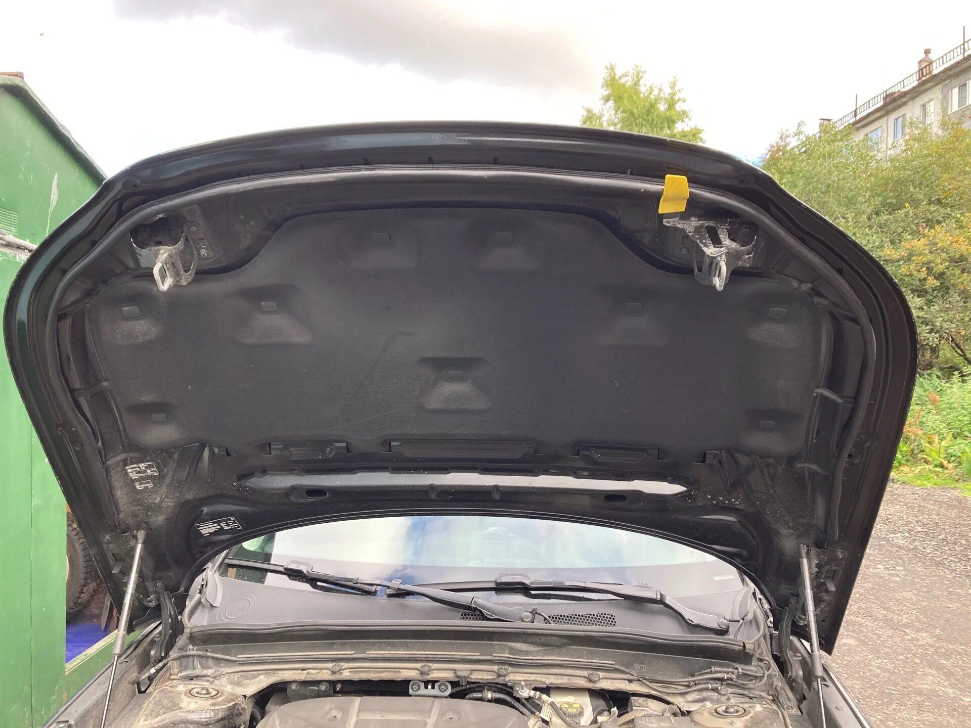 Капот вольво хс70. Volvo xc70 шумоизоляция багажника. Капот вольво хс70. Капот вольво хс70. Шумоизоляция капота volvo s80.