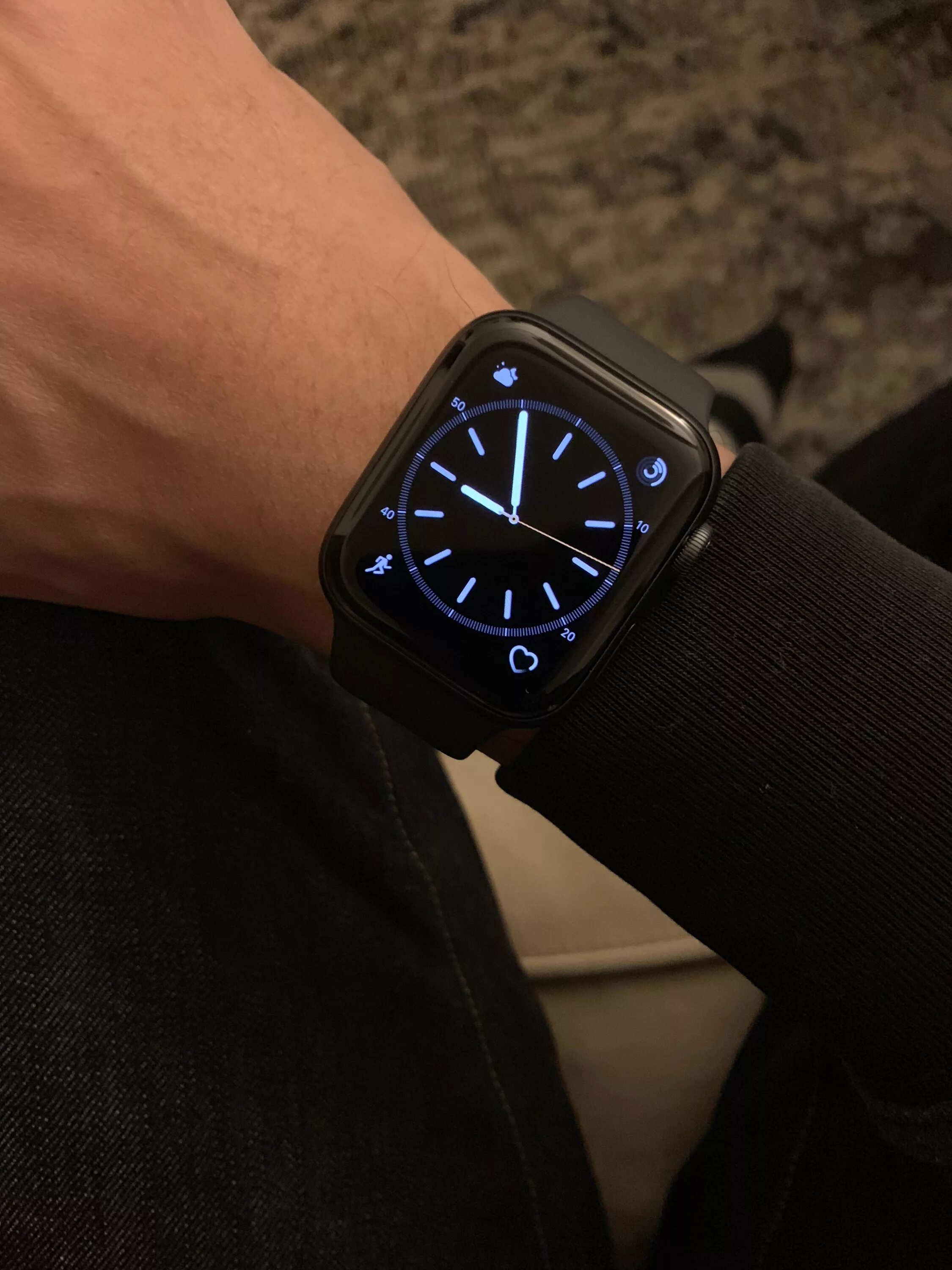 Часы space watch. Apple watch Series 5 Aluminum Space Black 44mm Space Grey. Apple watch 4 44 Space Gray. Apple watch Space Gray. Space Grey цвет watch 44mm.