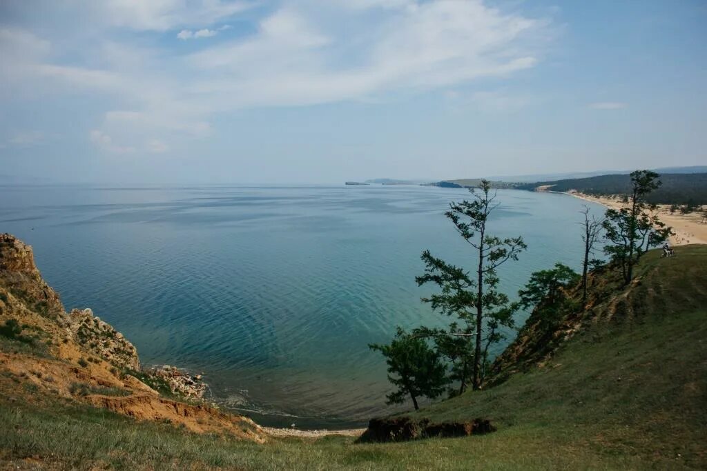 Чаша чингисхана ольхон турбаза. Озеро нурское ольхон. Озеро ольхон на байкале. Байкал эстетика лето. Байкал панорама.