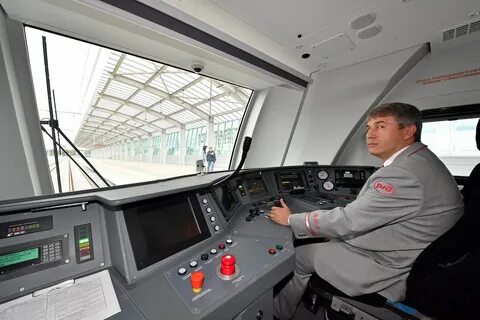 Внутри поезда машиниста