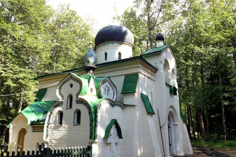 Спас нерукотворный в абрамцево. Храм спаса нерукотворного в абрамцево. абрамцево церковь васнецова. васнецов церковь спаса нерукотворного в абрамцево.