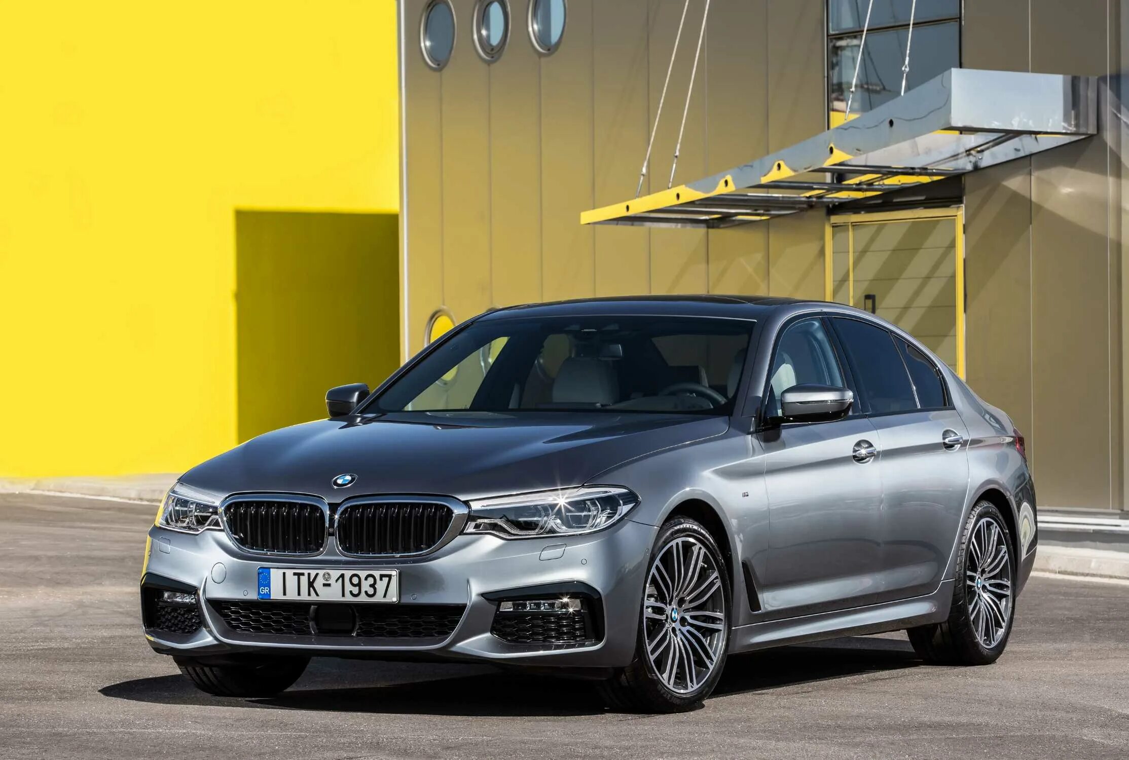 Bmw 420d xdrive. Bmw 330i f30. Бмв 320d xdrive 2021. M sport business. Бмв 540 2018.