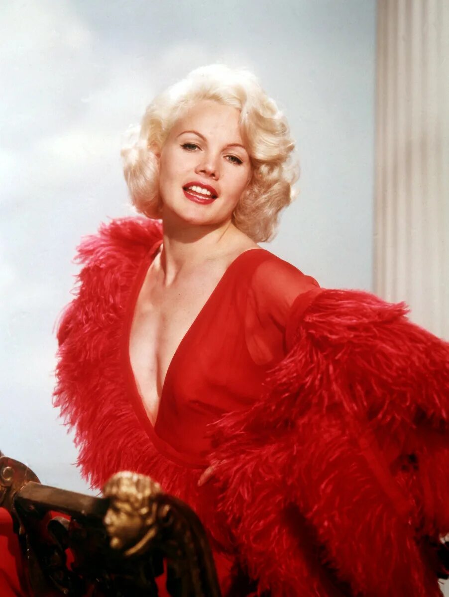 Harlow (1965) carroll baker. Кэрролл бейкер. Кэрролл бейкер. Кэрролл иден. Кэрролл бейкер куколка.