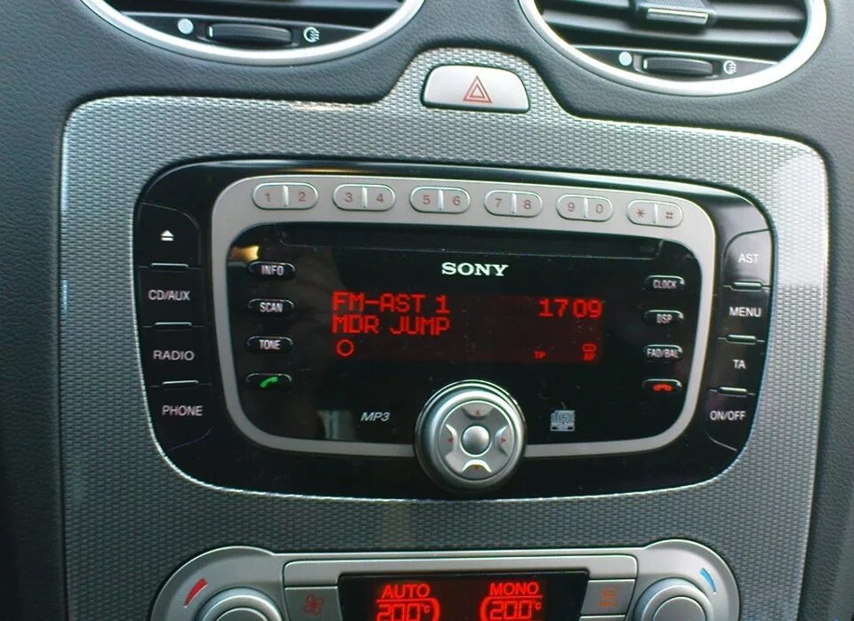 Usb в форд фокус 2 рестайлинг. Bluetooth в штатную магнитолу ford focus 1. Блютуз адаптер форд фокус 3. Сони форд фокус 2 рестайлинг. Ford focus 2 usb разъем.