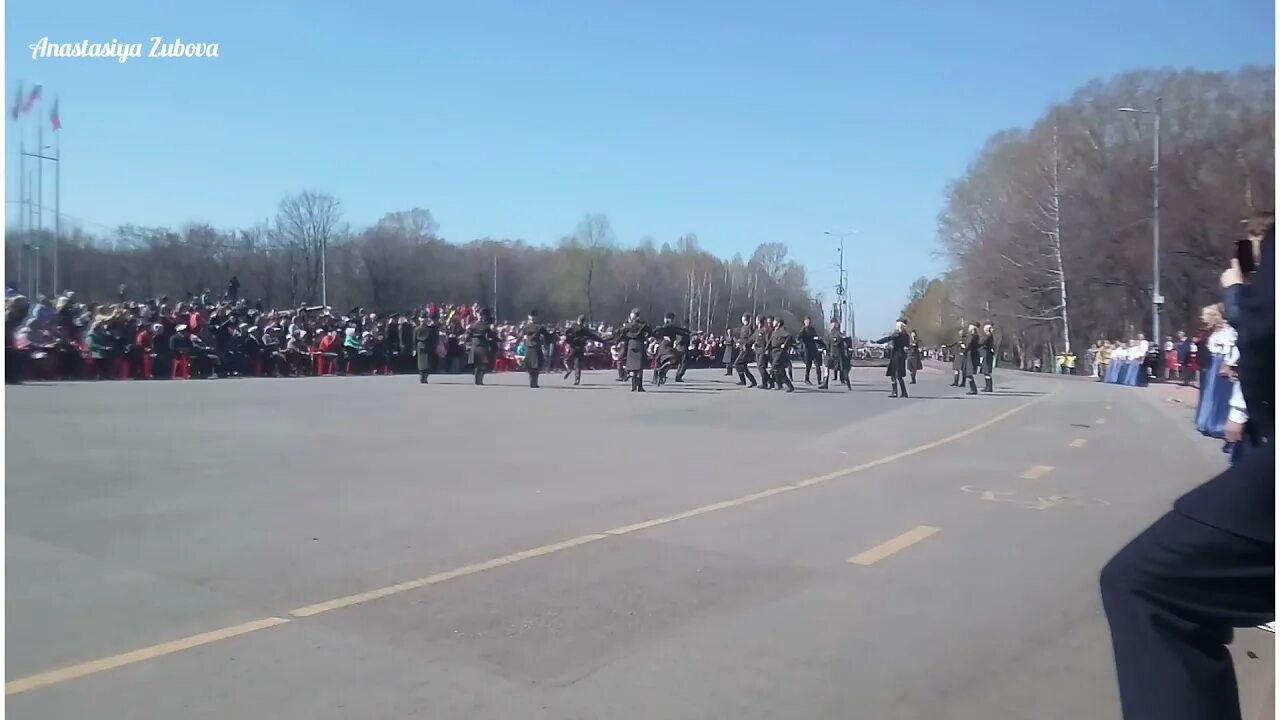 Когда будет день города в прокопьевске. Прокопьевск тырган аллея героев. парад победы прокопьевск. прокопьевск 9 мая. день победы прокопьевск.