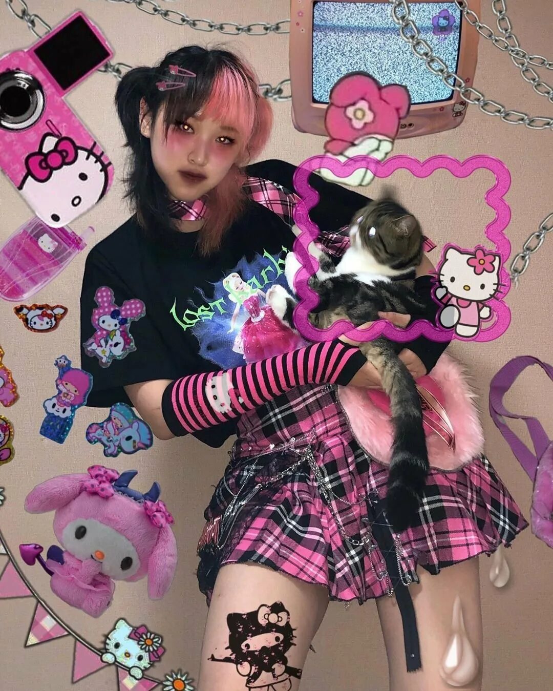 Kitty style. Хелло китти в стиле эмо. pastel goth стиль. инди кид хеллоу китти эстетика. hello kitty aesthetic одежда.