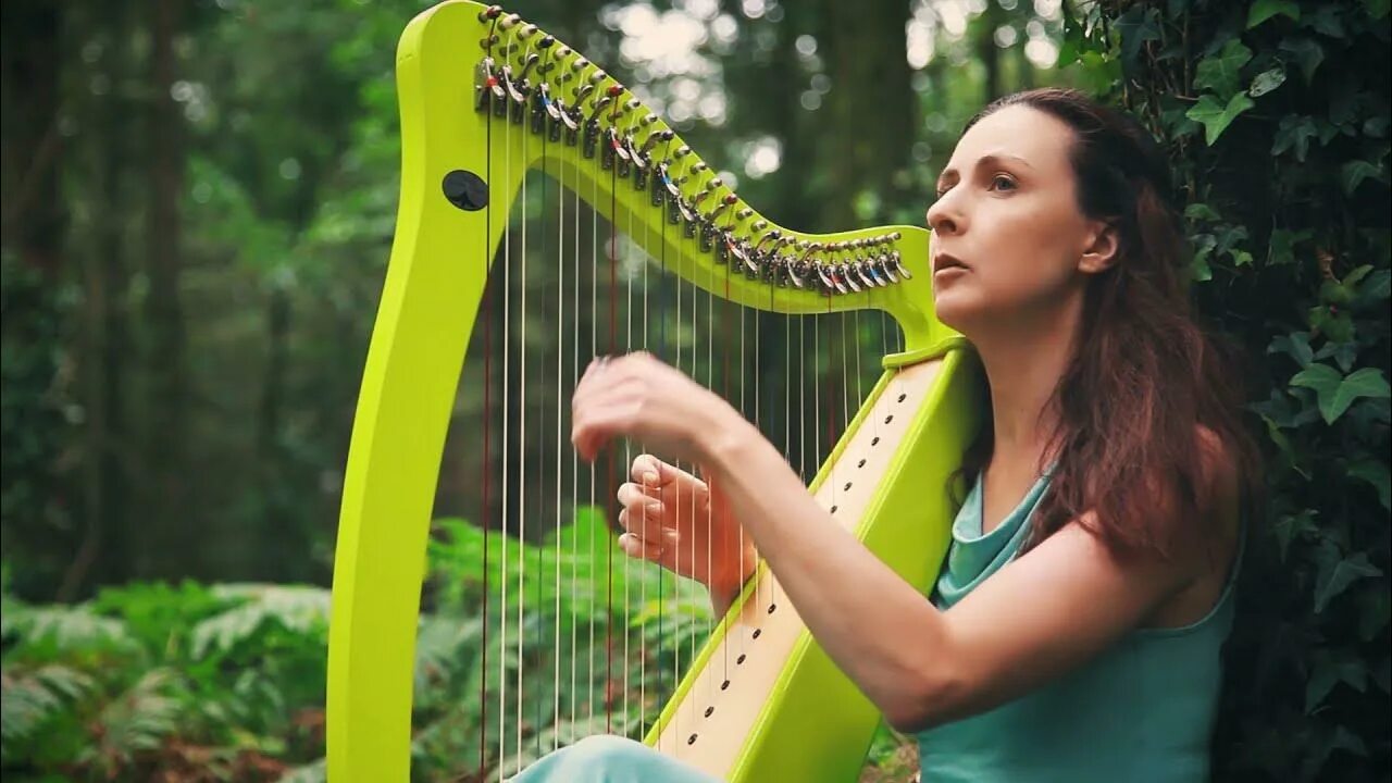 Песню зеленый клип