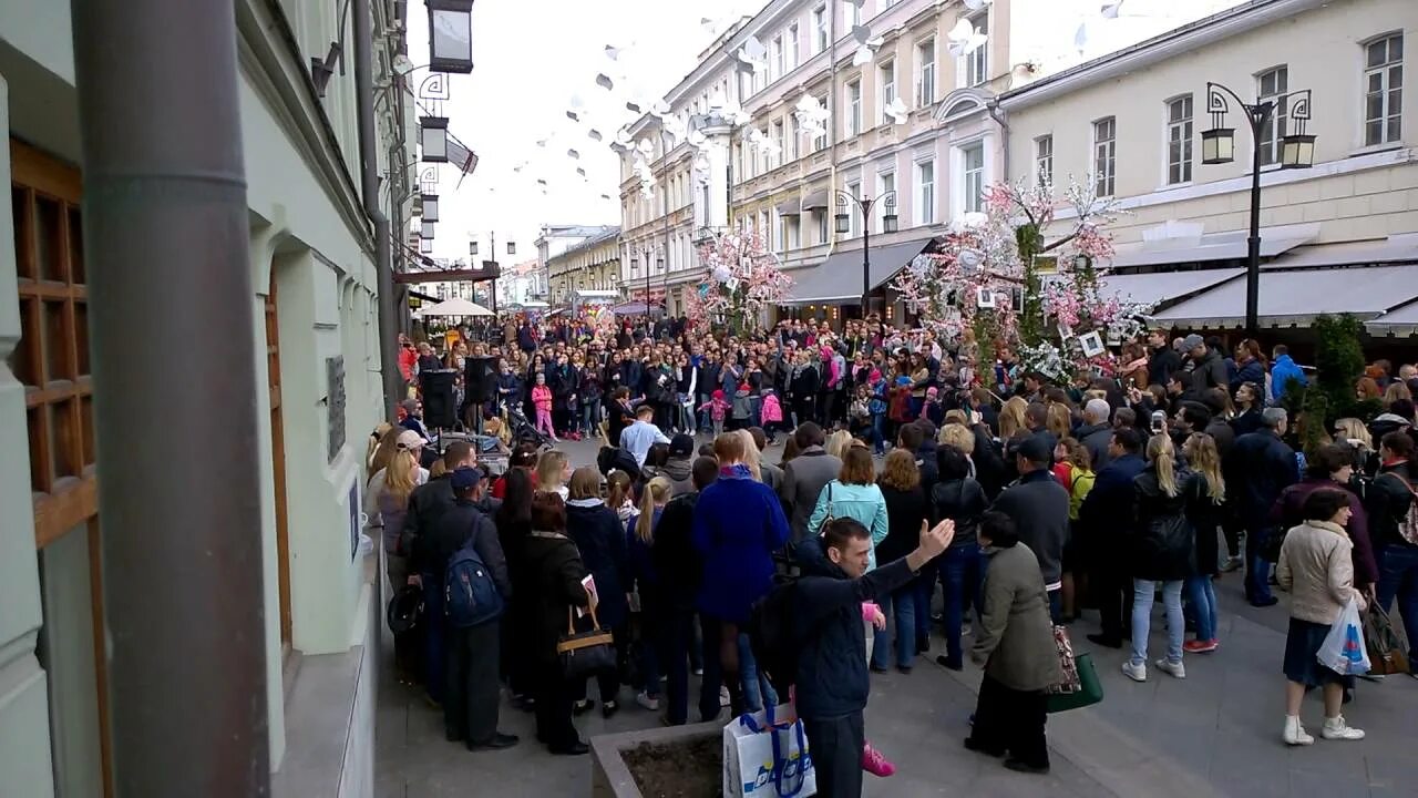 Камергерский переулок масленица. Камергерский переулок 2015. Камергерский переулок Москва. Камергерский 2003. Камергерский переулок фотосессия.