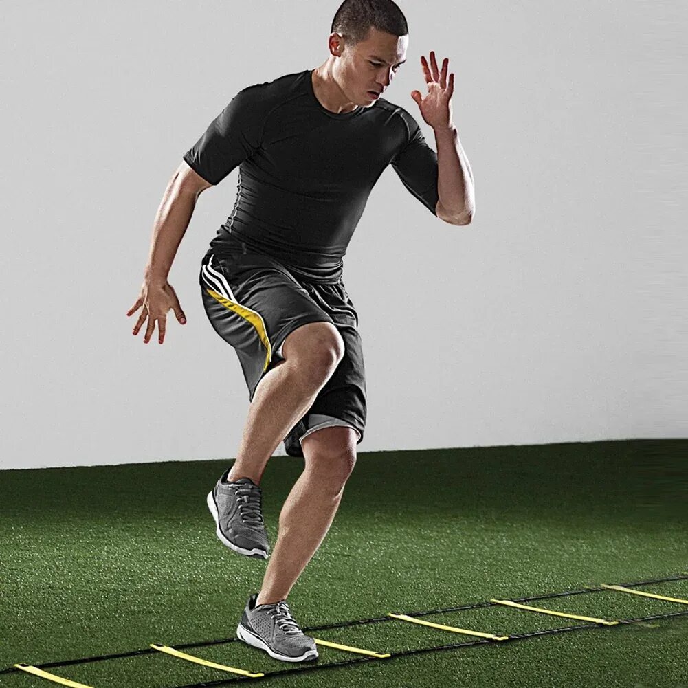 Упражнения ногами футбол. Дорожка координационная sklz. скоростно координационная лестница. скоростные упражнения. лестница для координации движений.
