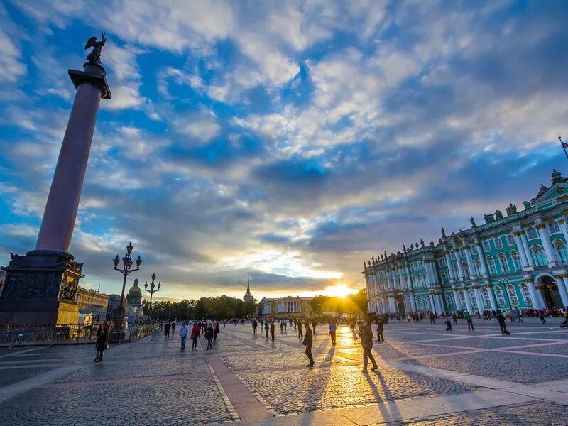 Дворцовая площадь в санкт петербурге год. Петербург дворцовая площадь. дворцовая площадь в санкт-петербурге летом. осень в питере дворцовая площадь. пейзаж питер дворцовая площадь.