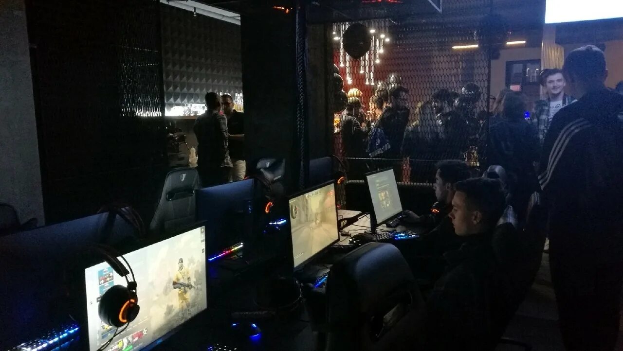 Блэк стар лаунж москва кальянная. Black star логотип. Клуб блэк стар в москве. Блэк стар гейминг. Black star логотип.