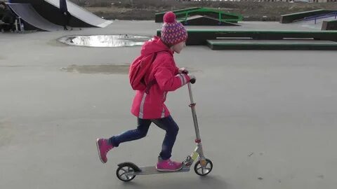 Легкие трюки на самокате