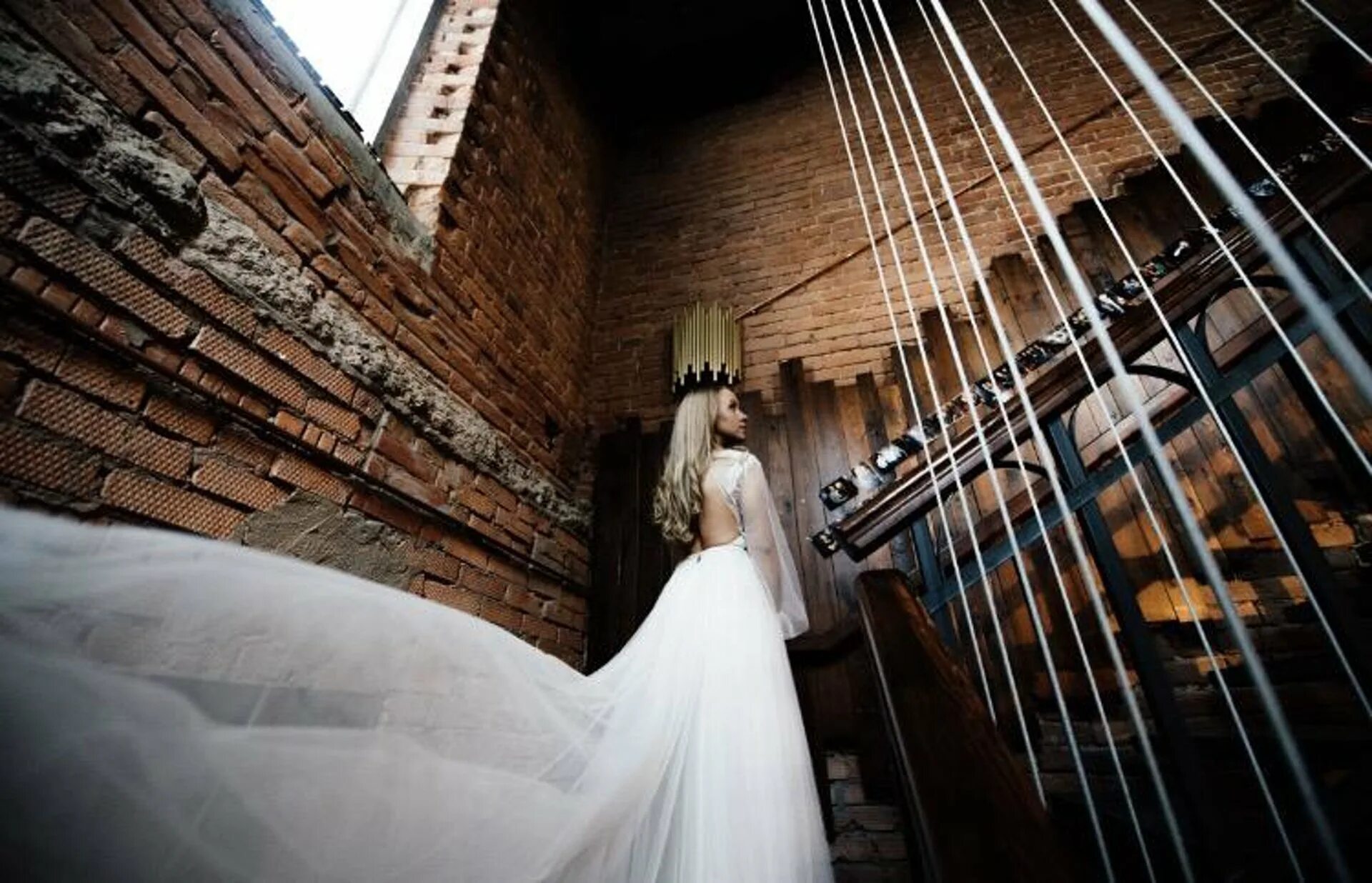 Костюм и свадебное платье пышное. Платья свадебные 2021 томск. Салон свадебных платьев томак. Авито свадебные платья. Vestido de noiva бальное платье 2018.