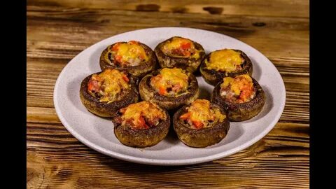 Фаршированные шампиньоны с мясом в духовке