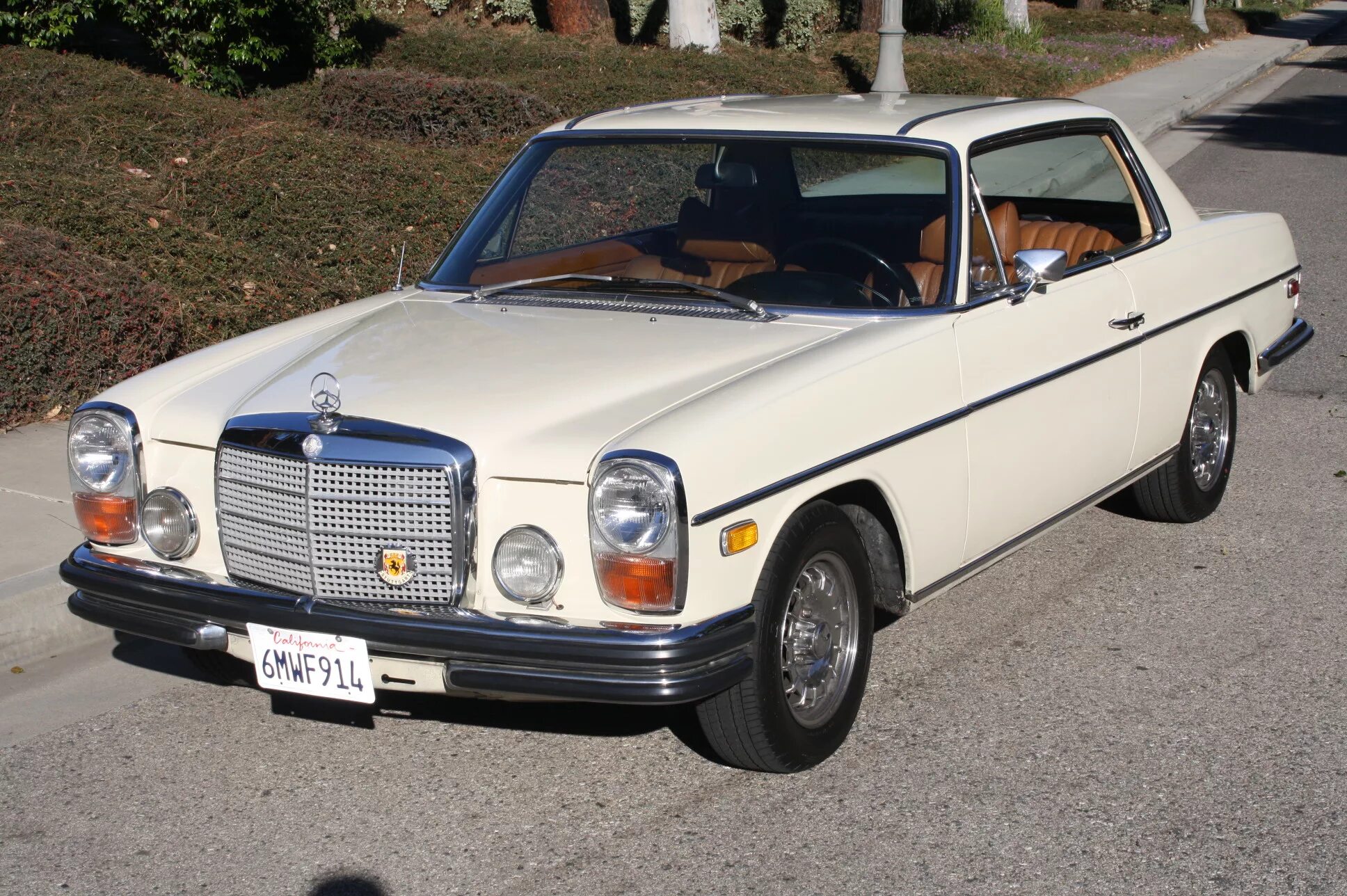 Мерседес Бенц 1971. Mercedes 250c 1971. Mercedes 250. Мерседес 260 1971.