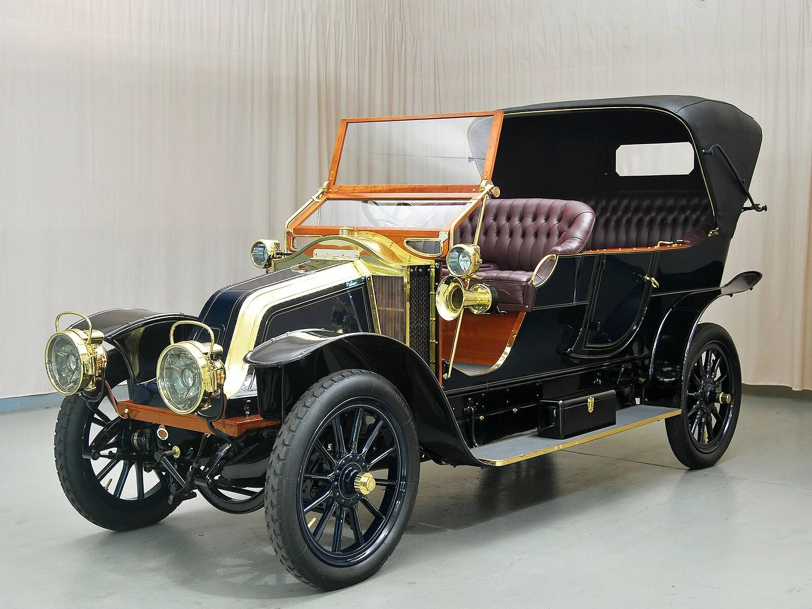 Renault AG-1 1909. Renault k 1900. 1916 Renault. Автомобиль Рено 1909 года. Включи век машин