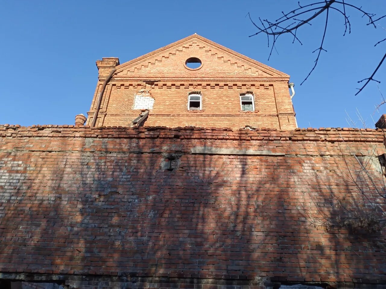 Мельница три брата. Паровая мельница братьев Штоль Энгельс. Мельница Штоль 1909 Энгельс. Заброшенная мельница Энгельс. Мельница Червова Новоузенск.